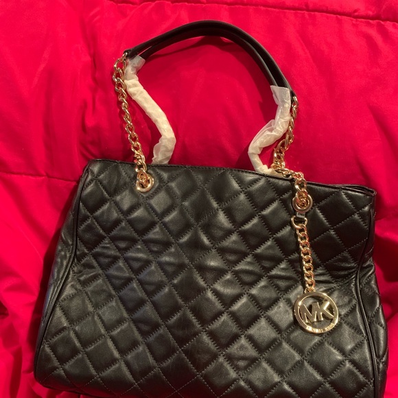 Michael Kors Handbags - 🔥 👜 NWT Michael Kors Bag